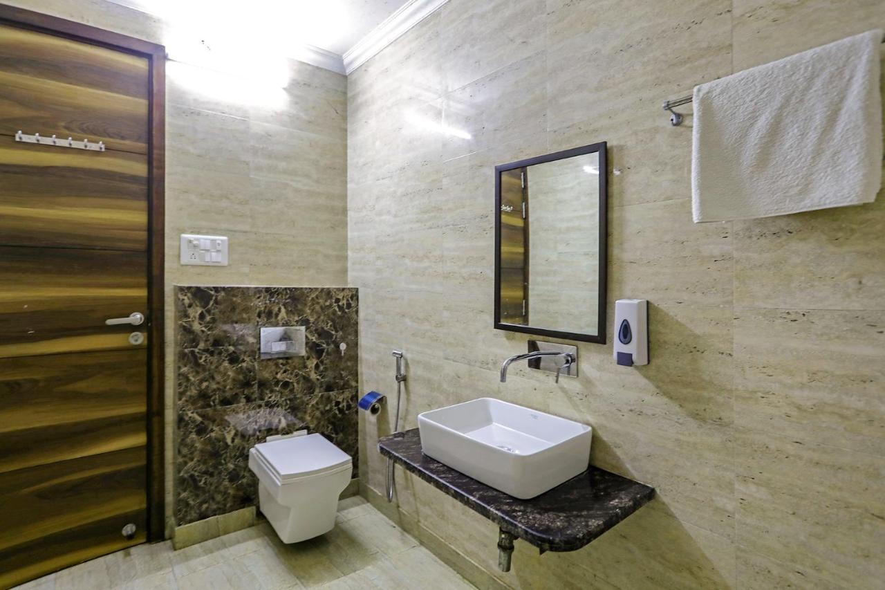 Fabhotel White House Bnb - Nr Yashobhoomi Convention Centre Delhi  Ngoại thất bức ảnh