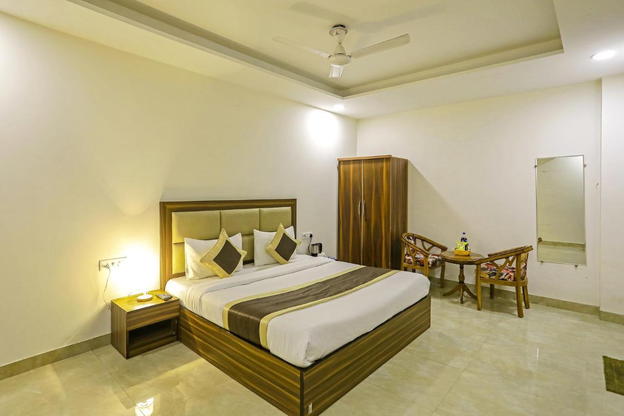 Fabhotel White House Bnb - Nr Yashobhoomi Convention Centre Delhi  Ngoại thất bức ảnh