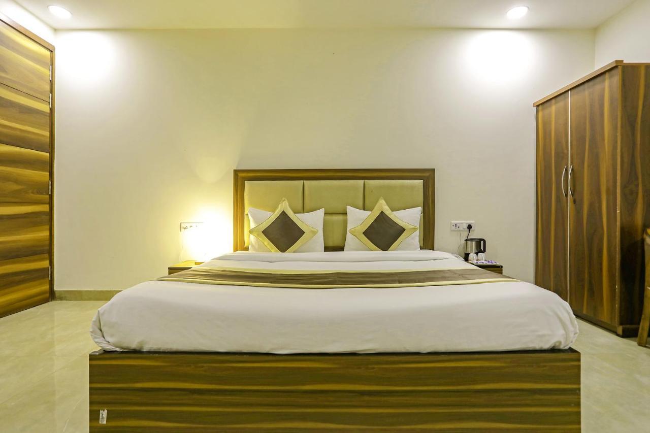 Fabhotel White House Bnb - Nr Yashobhoomi Convention Centre Delhi  Ngoại thất bức ảnh