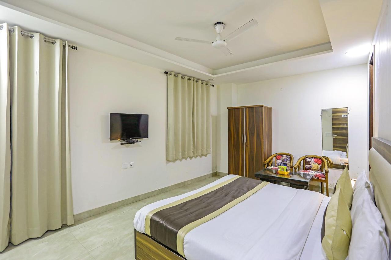 Fabhotel White House Bnb - Nr Yashobhoomi Convention Centre Delhi  Ngoại thất bức ảnh
