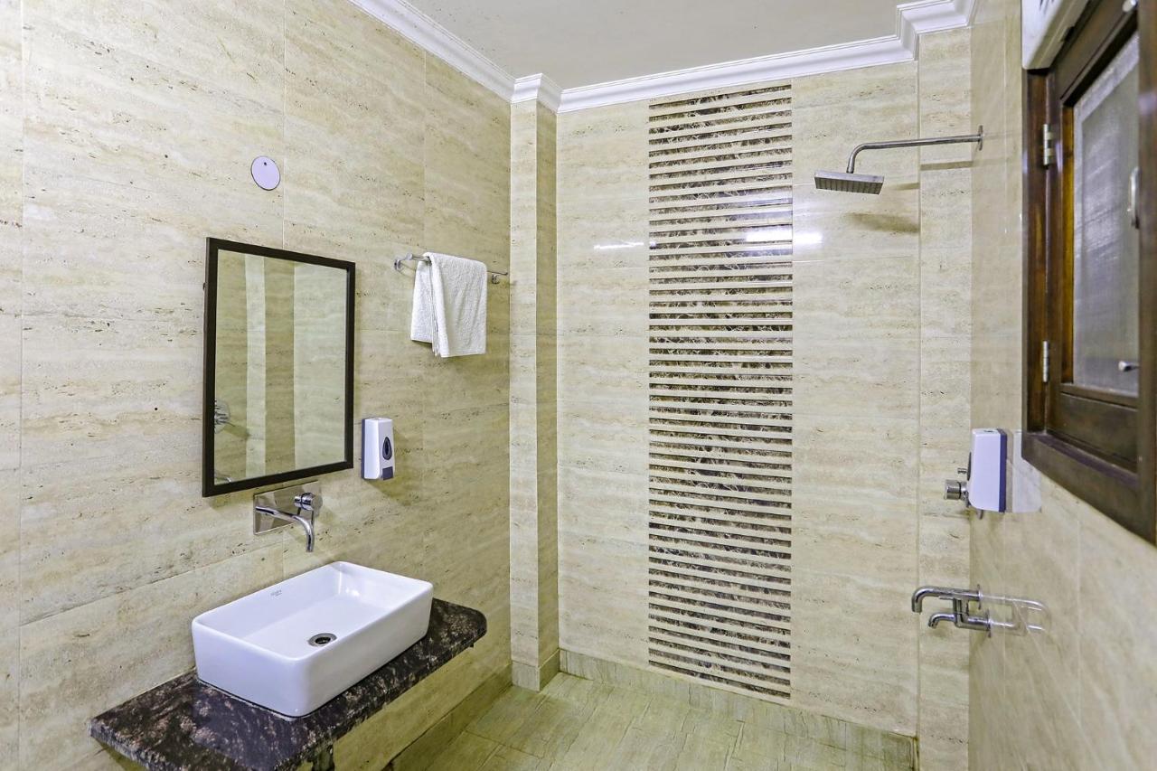 Fabhotel White House Bnb - Nr Yashobhoomi Convention Centre Delhi  Ngoại thất bức ảnh