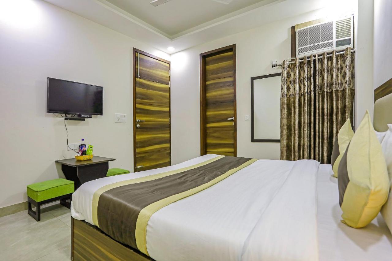 Fabhotel White House Bnb - Nr Yashobhoomi Convention Centre Delhi  Ngoại thất bức ảnh